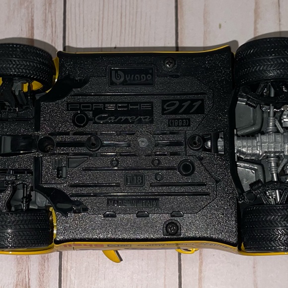 Porche Carrera 911 - Picture 10 of 11